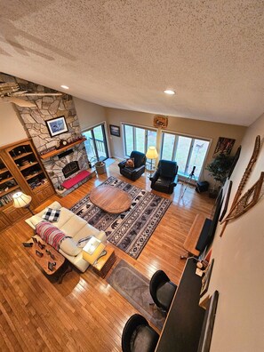 Smart TV, fireplace, video games, books - Serene Loon Lake Waterfront - Sleeps up to 10 (Chestertown)