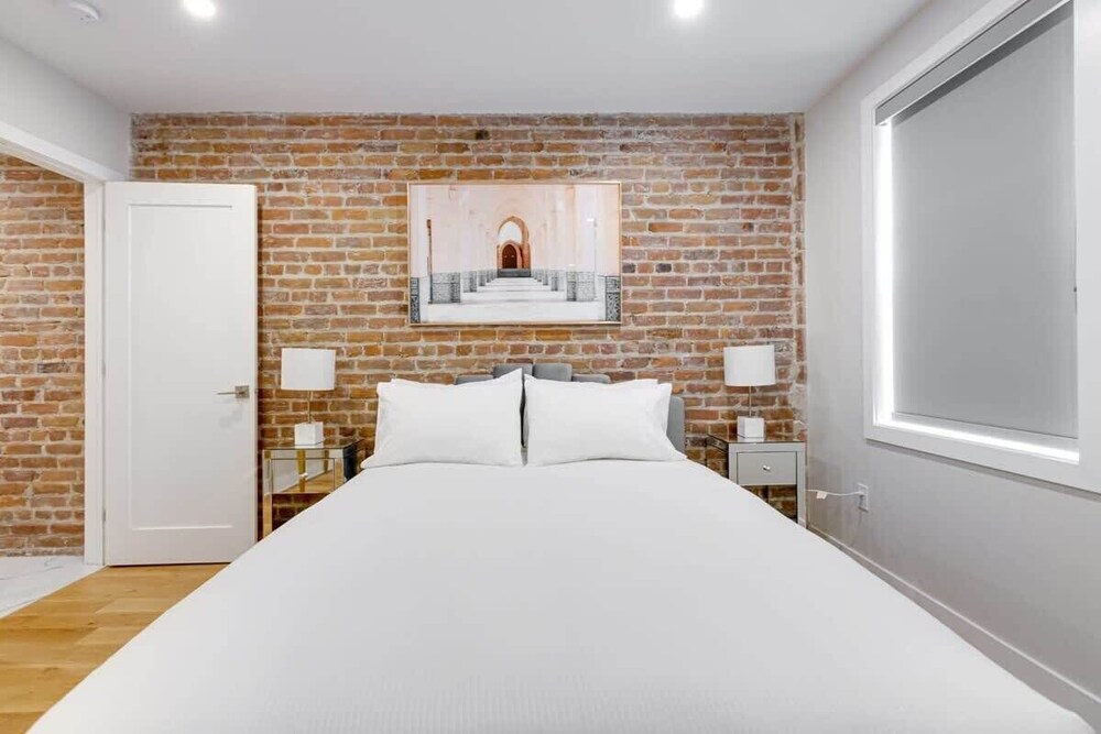 Luxury&Chic Penthouse w/RooftopPatio+Parking Montreal Vrbo