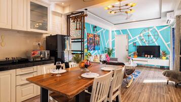 Grand Apartment | Private kitchen | Fridge, microwave, stovetop, toaster