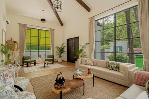 Premium Villa, 4 Bedrooms | Living area