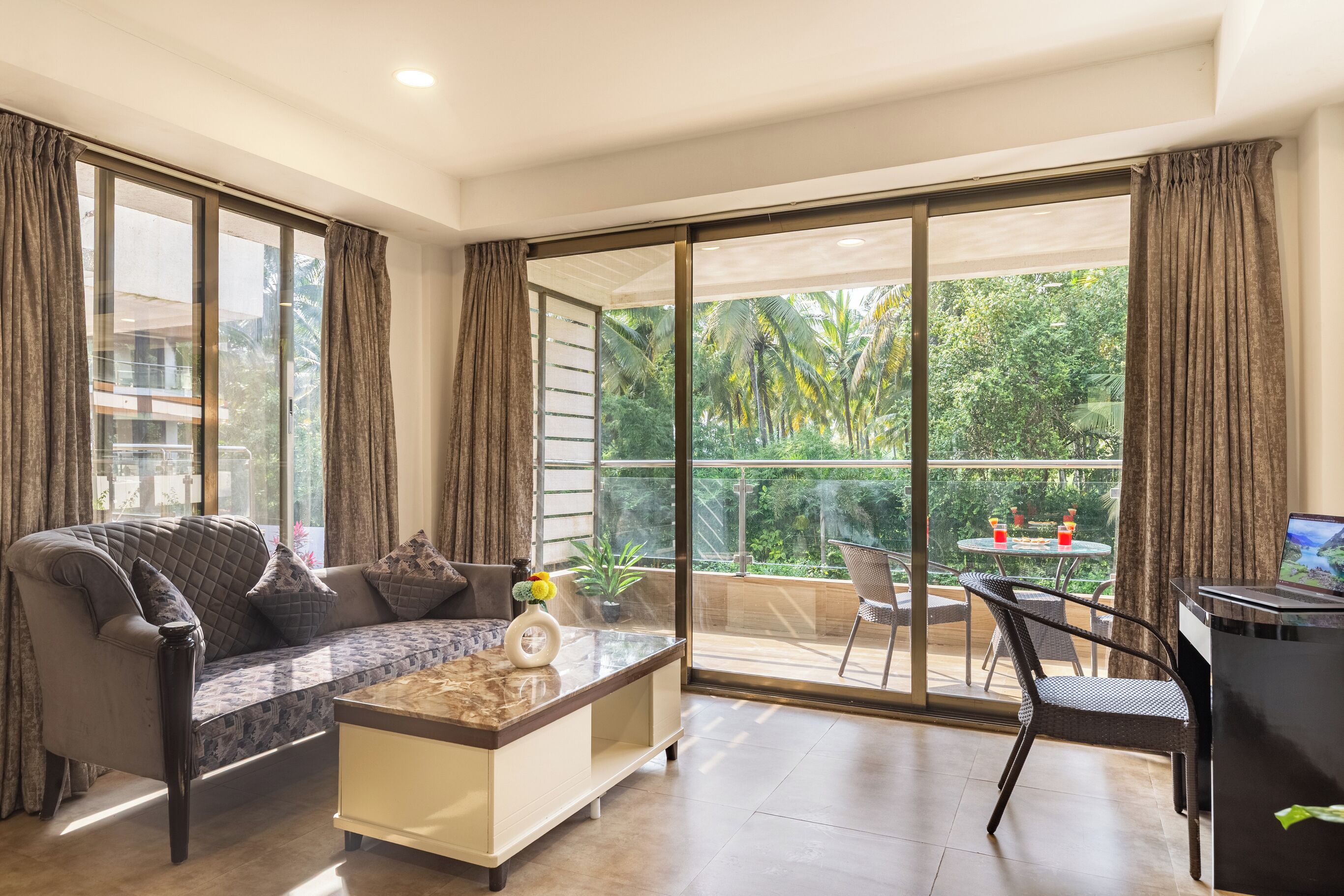 Grand Villa | Premium bedding, down duvets, individually decorated