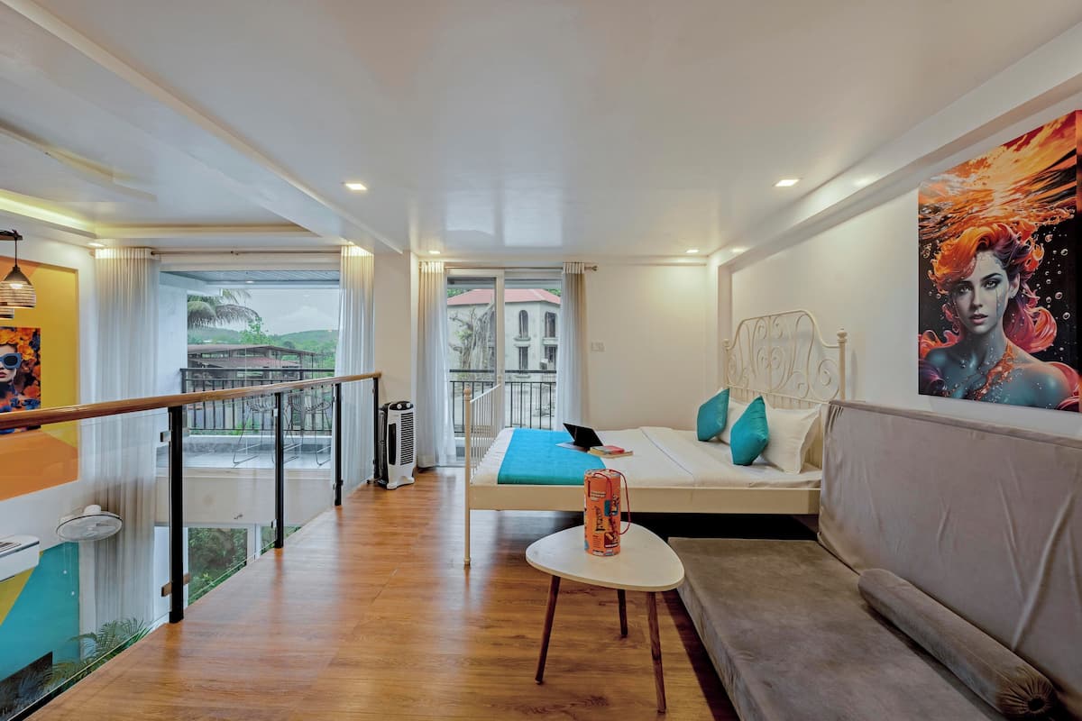 3 bedrooms, premium bedding, down comforters, individually decorated