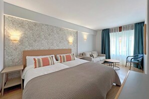 In-room safe, blackout drapes, free WiFi - Moon Dreams Noja (Noja)