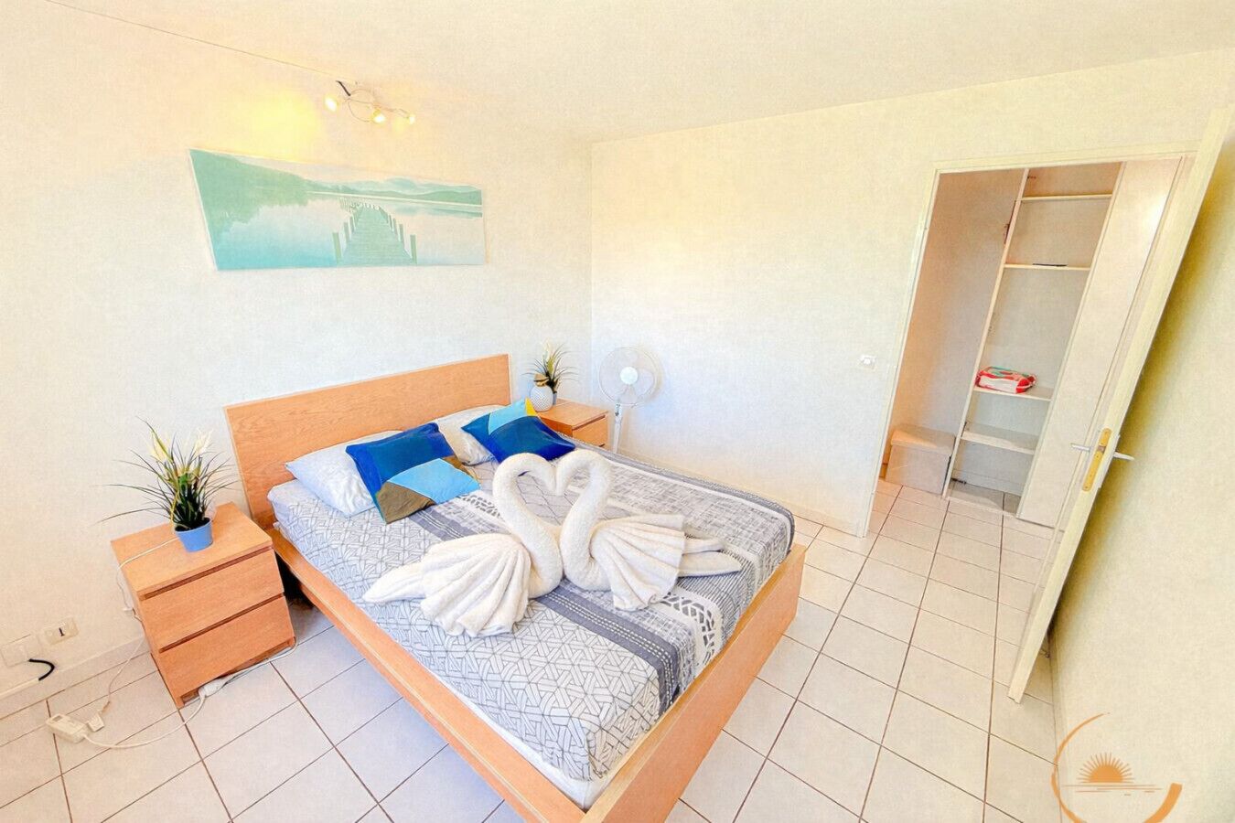 2 bedrooms, desk, iron/ironing board, travel cot