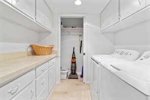Interior - Bay Park Retreat with Backyard Fire Pit, Hot Tub, Ping Pong & Cornhole (San Diego)