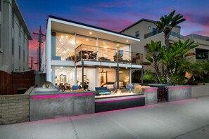 Exterior - 3BR Bayfront Retreat in Mission Bay (San Diego)