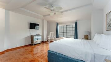 7 bedrooms, iron/ironing board, WiFi, bed sheets