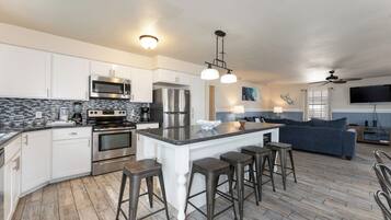 Microwave, stovetop, dishwasher, coffee/tea maker