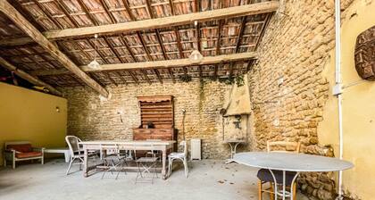 Ancien Corps de Ferme Avec Piscine au Coeur des Vignes en DrÎme Provençale