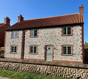 Exterior - North Norfolk Coastal Retreat (Burnham Thorpe)