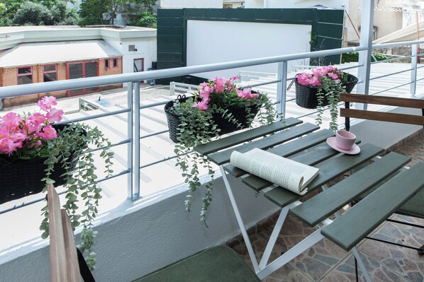 Deluxe Apartment | Balcony