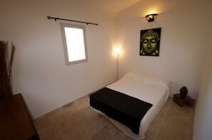 4 chambres, fer et planche à repasser, Wi-Fi, draps fournis