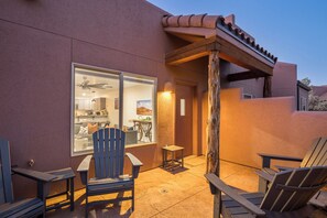 Outdoor dining - Near Ntl Parks | Pool & Hot Tub | Mins to Downtown (Moab)