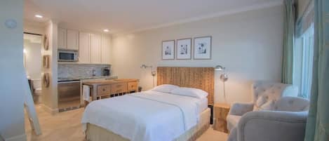 WiFi (無料)、ベッドシーツ