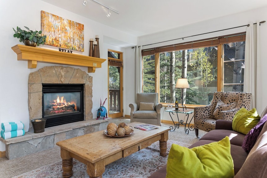 Ski-in/ski-out 2 Bedroom Classic Aspenwood Lodge W/ Outdoor Pool, Hot Tub - Edwards, CO