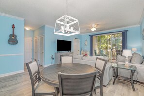 TV - Arbor Trace #624 Cozy Condo in Barefoot (North Myrtle Beach)