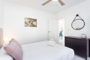 3 bedrooms, iron/ironing board, free WiFi, bed sheets