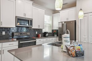 Fridge, microwave, stovetop, dishwasher