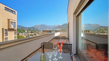 Standard Apartment, Multiple Bedrooms (BoReal B.1) | Outdoor dining