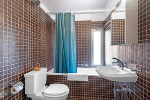 Standard Apartment, Multiple Bedrooms (BoReal B.2) | Bathroom