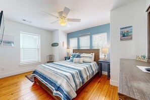 3 bedrooms, free WiFi, bed sheets - Great Location, Shared Pool, Golf Cart Access (Port Aransas)