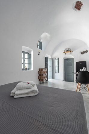 1 chambre, fer et planche à repasser, Wi-Fi, literie fournie