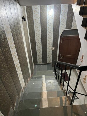 Staircase - Baba Paying Guest House (Varanasi)