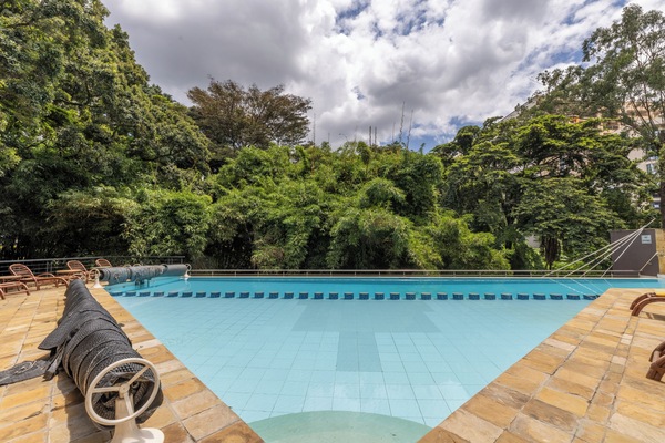 Kolam renang terbuka