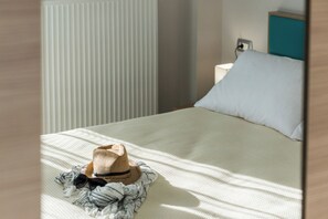 1 chambre, coffres-forts dans les chambres, fer et planche à repasser