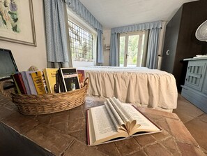 5 habitaciones, tabla de planchar con plancha, wifi y ropa de cama 