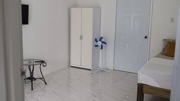 1 makuuhuone, silitysrauta/-lauta, ilmainen Wi-Fi, vuodevaatteet