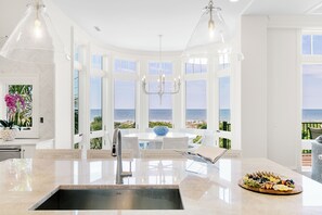 Dining - Luxury Oceanfront home, pool, hot tub (Kiawah Island)