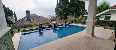 Piscine extérieure