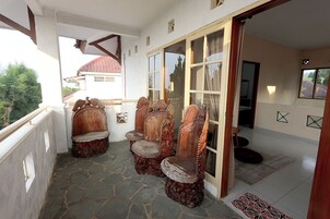 家庭别墅, 阳台, 泳池景观 | 阳台