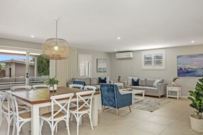 Interior - Luxury Beach Home ~ Heated Pool ~ Hot Spa ~ Fire Pitt ~ Golf (Shelly Beach)