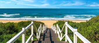 Luxury Beach Home ~ Heated Pool ~ Hot Spa ~ Fire Pitt ~ Golf