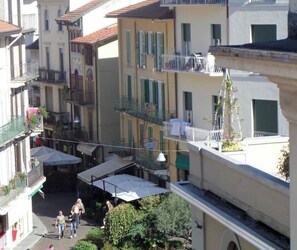 Exterior - Grace and Robbie's house in Stresa (Stresa)