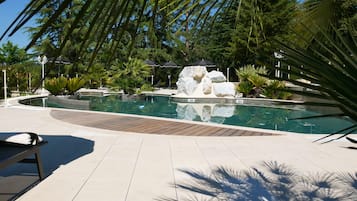 Sæsonbestemt udendørs pool