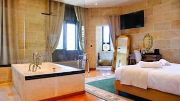 Honeymoon Double Room | In-room safe, iron/ironing board, free WiFi, bed sheets