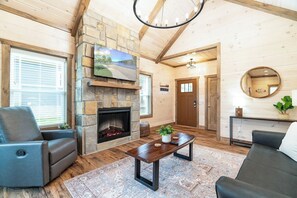 TV, fireplace