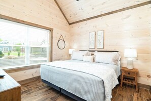 1 soverom, strykejern/-brett, wi-fi og sengetøy