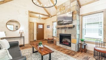 Télévision, cheminée