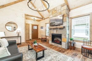 Télévision, cheminée