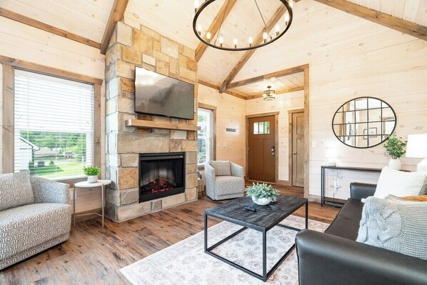 TV, fireplace