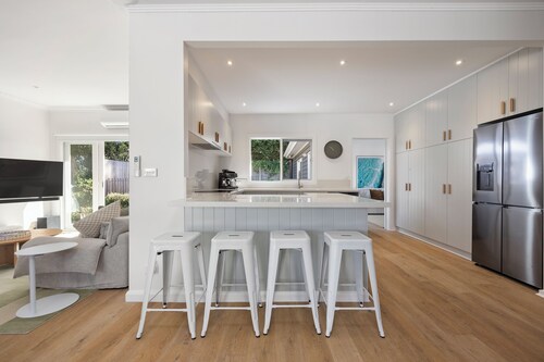 Portsea Beach Haven with Hot Tub