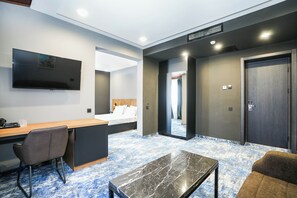 Suite Room with Balcony | Premium bedding, Tempur-Pedic beds, soundproofing, free WiFi