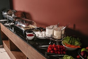 Daily buffet breakfast (USD 9 per person) - Hotel Splendid Tbilisi (Tbilisi)