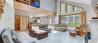 Lake Access & Hot Tub: Poconos Vacation Rental!