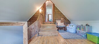 Family Home w/ Yard & Fire Pit in Middleburgh!