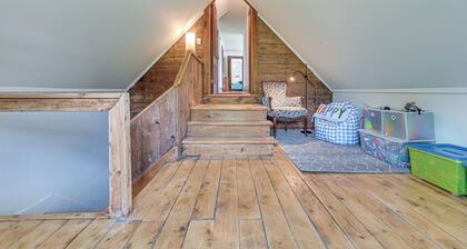 Family Home w/ Yard & Fire Pit in Middleburgh!